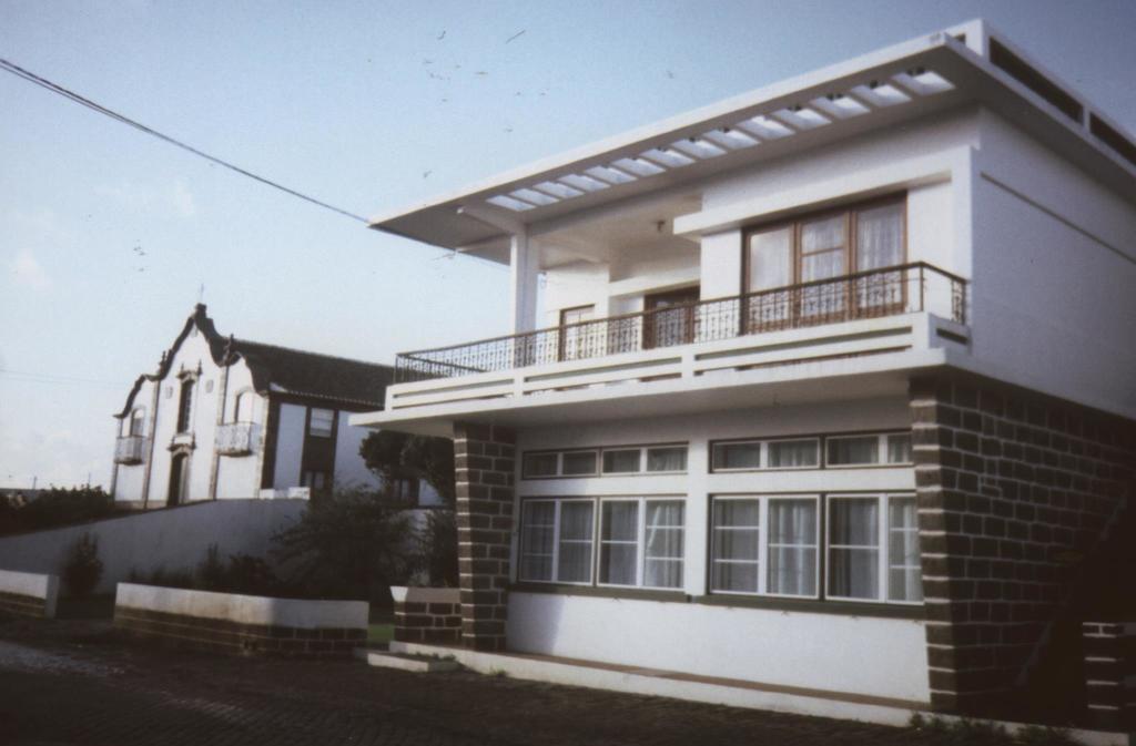 Hotel Residencial Ermida Dos Remedios Praia da Vitoria Exterior photo